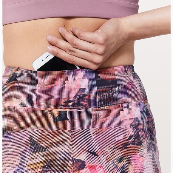 Lululemon shorts - Picture 6 of 7